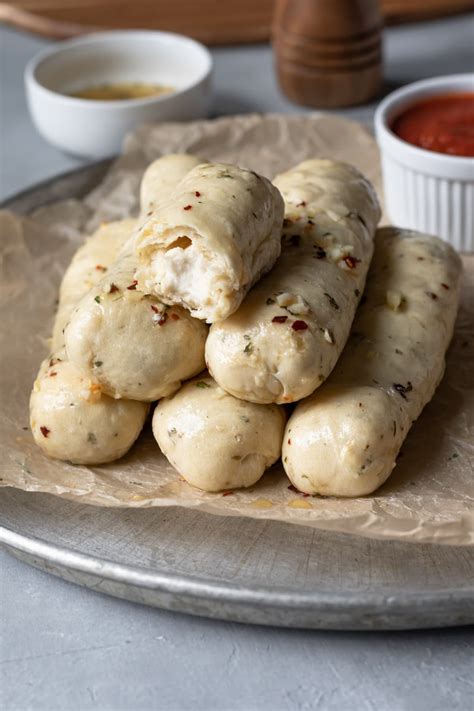 are breadsticksamd fake cheese vegan